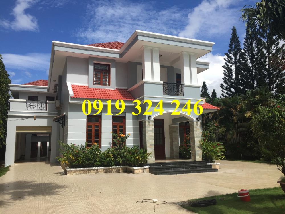 Cho thuê villa Thảo Điền, 1300m2, sân vườn, hồ bơi, siêu rộng, giá 136.5 triệu/th