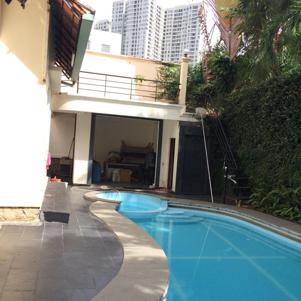Cần cho thuê villa đường 10, Thảo Điền, 600m2 có sân vườn, hồ bơi