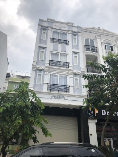 Cho thuê nhanh căn nhà phố có thang máy, trung tâm Phú Mỹ Hưng, Q7, giá cực rẻ
