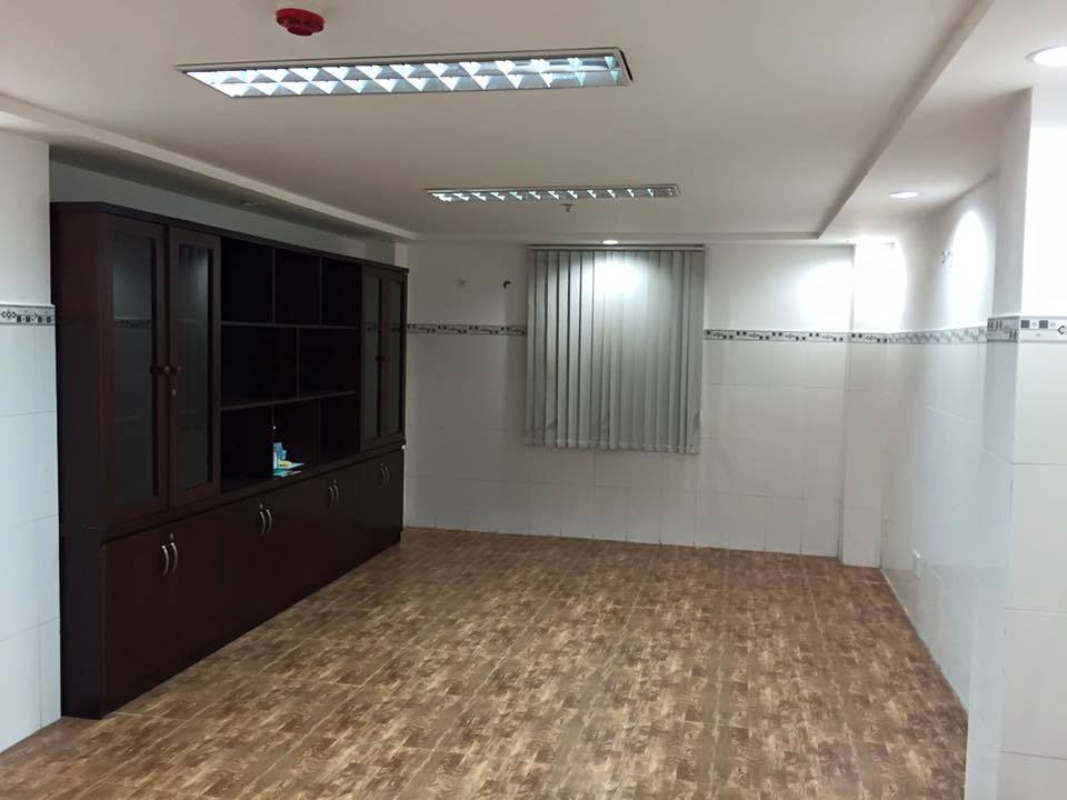 Cho thuê văn phòng chính chủ tại đường Trần Phú, 25m2, giá 7.2 triệu/tháng