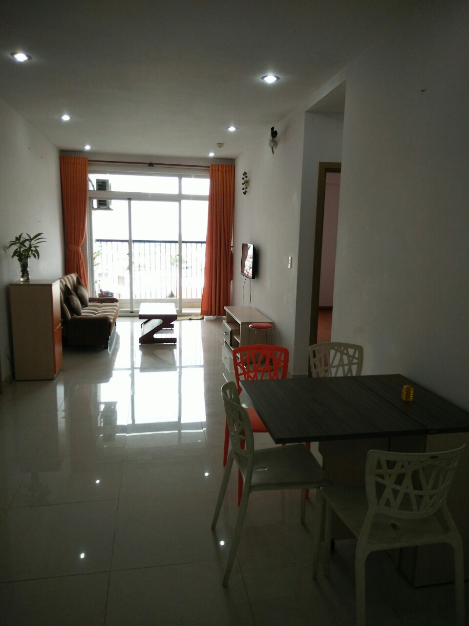 Cho thuê lại gấp giá rẻ tại căn hộ chung cư Ngọc Lan, phường Phú Thuận, quận 7, diện tích 96m2