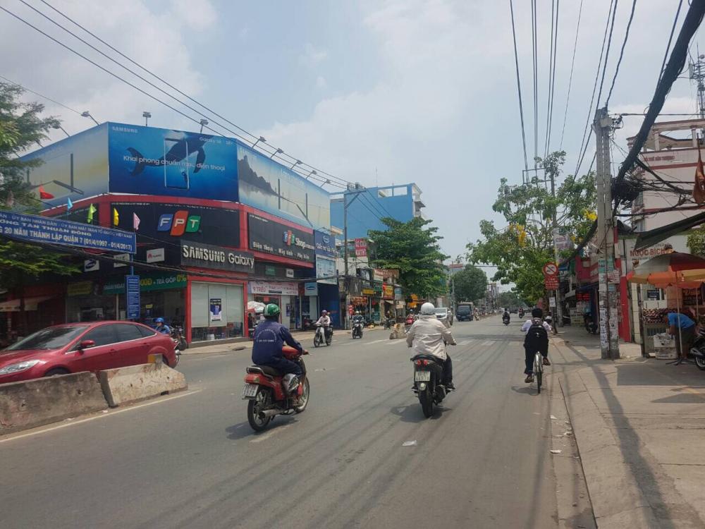 Cho thuê nhà 2 mặt tiền số 491 Huỳnh Tấn Phát, Quận 7. Hiện đang cho thuê làm FPT