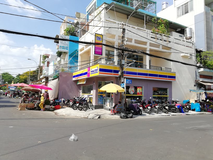 Cho thuê nhà góc 2 mặt tiền 121 Nguyễn Lâm & Nhật Tảo, Phường 6, Quận 10, HCM