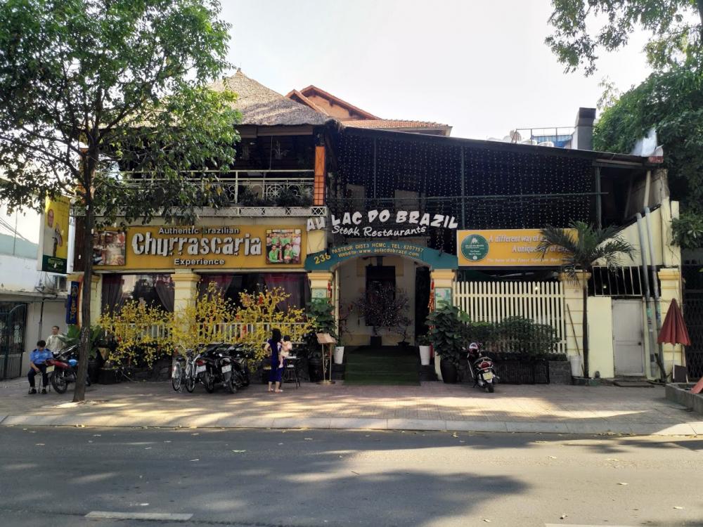 Cần cho thuê nhà ngay mặt tiền đường Pasteur, Phường 6, Quận 3, Hồ Chí Minh.