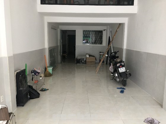 Cho thuê nhà 109A, Nguyễn Trãi, P. 11, Q5, DT: 4*17m