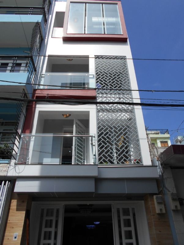 Cho thuê nhà 2 mặt tiền Trần Đình Xu gần Nguyễn Cư Trinh 4.2m x 24m, trệt, 4 lầu, trống suốt