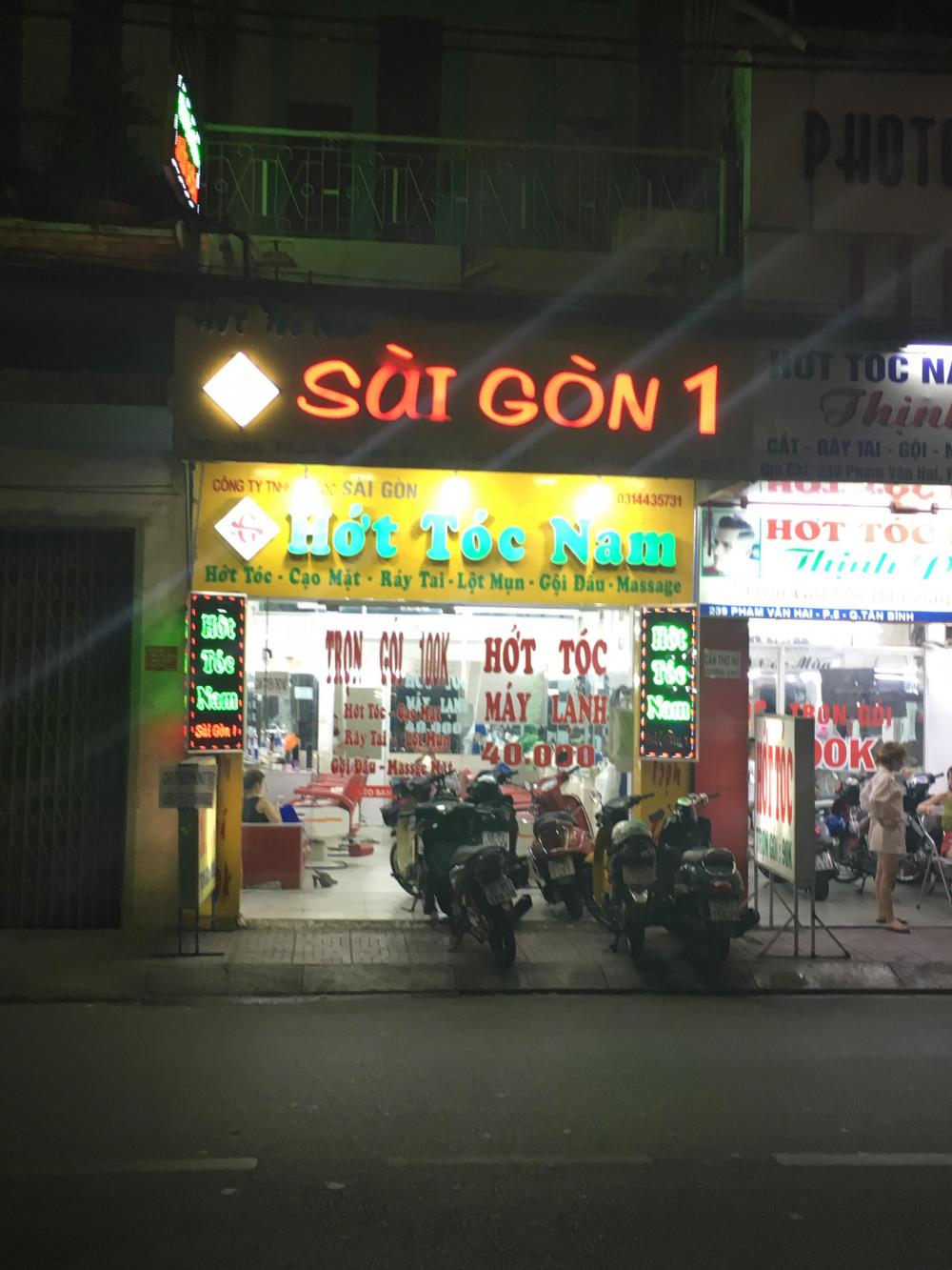 Sang tiệm tóc mặt tiền đường Phạm Văn Hai