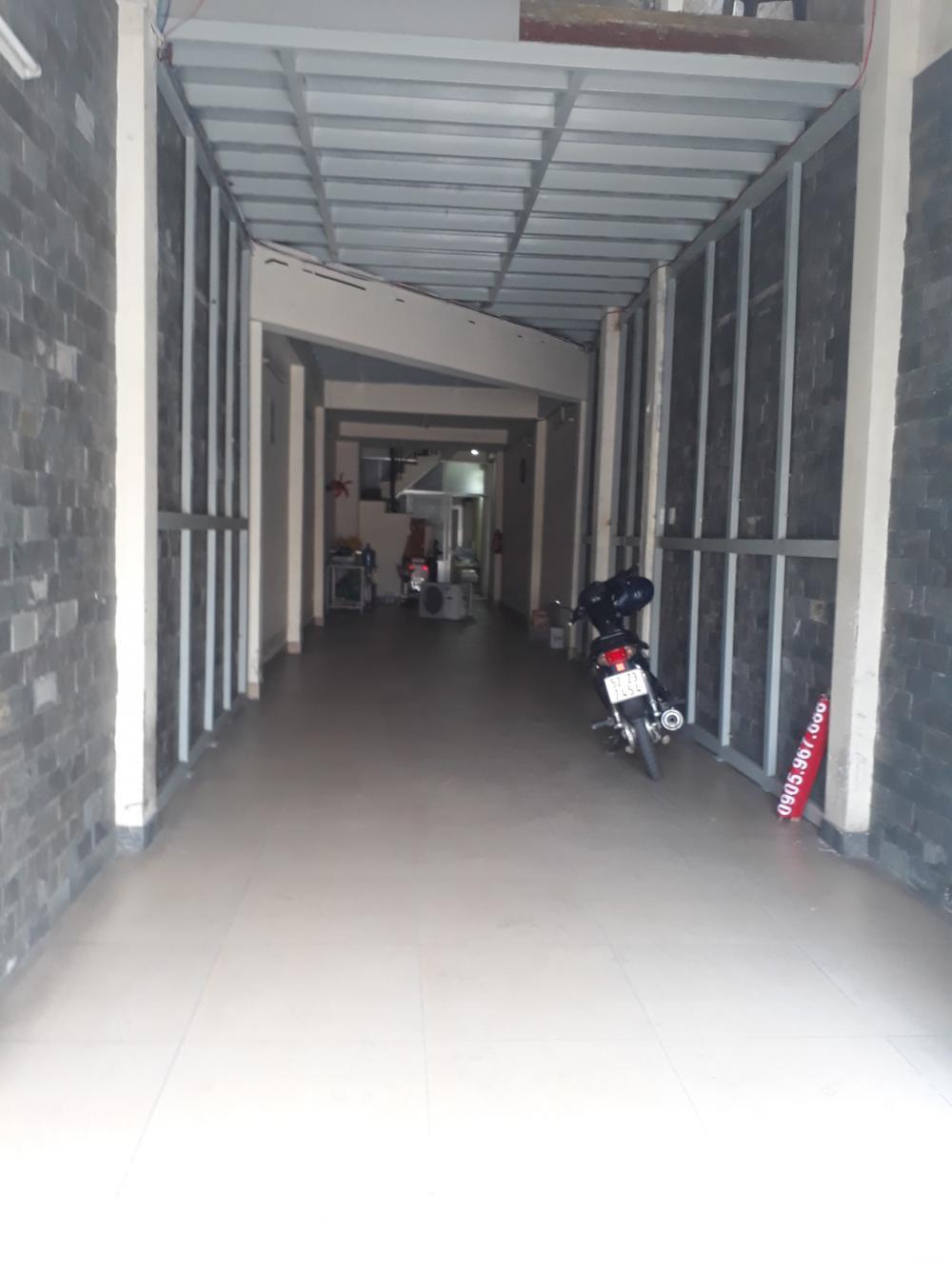 Cho thuê nhà nguyên căn 160m mặt tiền đường số gần Nguyễn Thị Thập, Quận 7 giá 16tr/th. LH 0909628911.