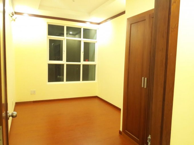 Cho thuê 3PN tại chung cư Phú Hoàng Anh có 1 số nội thất và máy lạnh giá chỉ 9tr/tháng, LH: 0948 393 635 gặp Mạnh