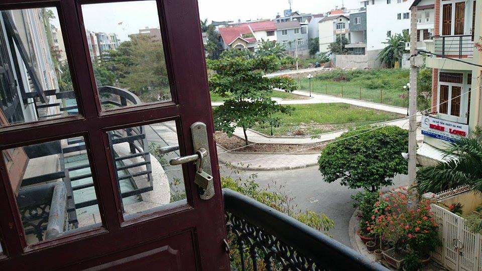 Phòng có CỬA SỔ, BAN CÔNG - số 281/2/52 BÌNH LỢI- Bình Thạnh, giá 3.3 triệu/tháng