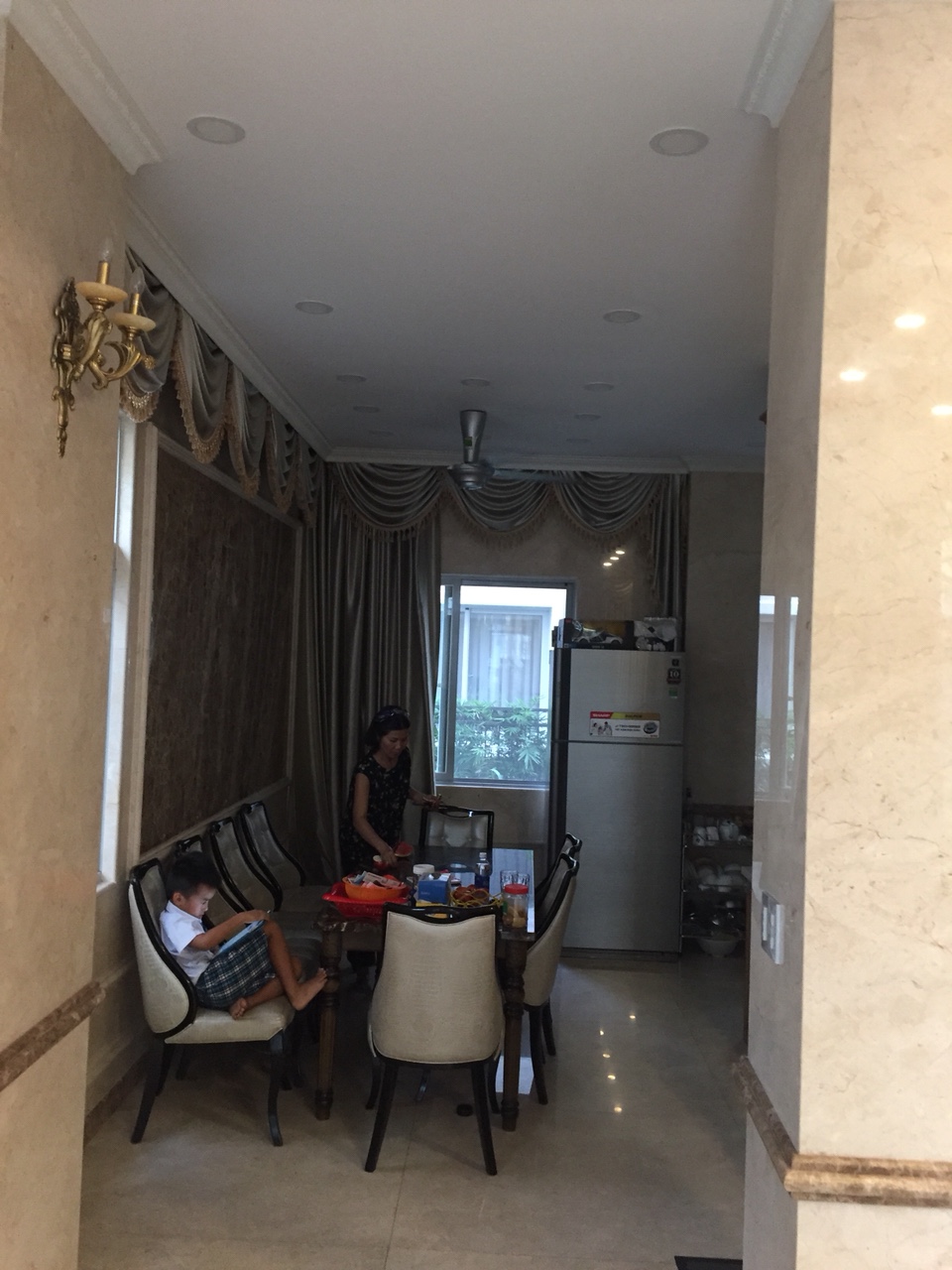 Biệt thự Nam Viên - Phú Mỹ Hưng, nhà mới đầy đủ nội thất, 9x18m cho thuê 45 triệu/tháng - 0911857839