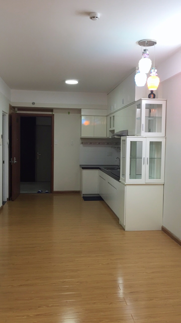 Cho thuê căn hộ cao cấp Flora Anh Đào, giá 6.5tr/tháng, bao phí quản lý, full nội thất gỗ