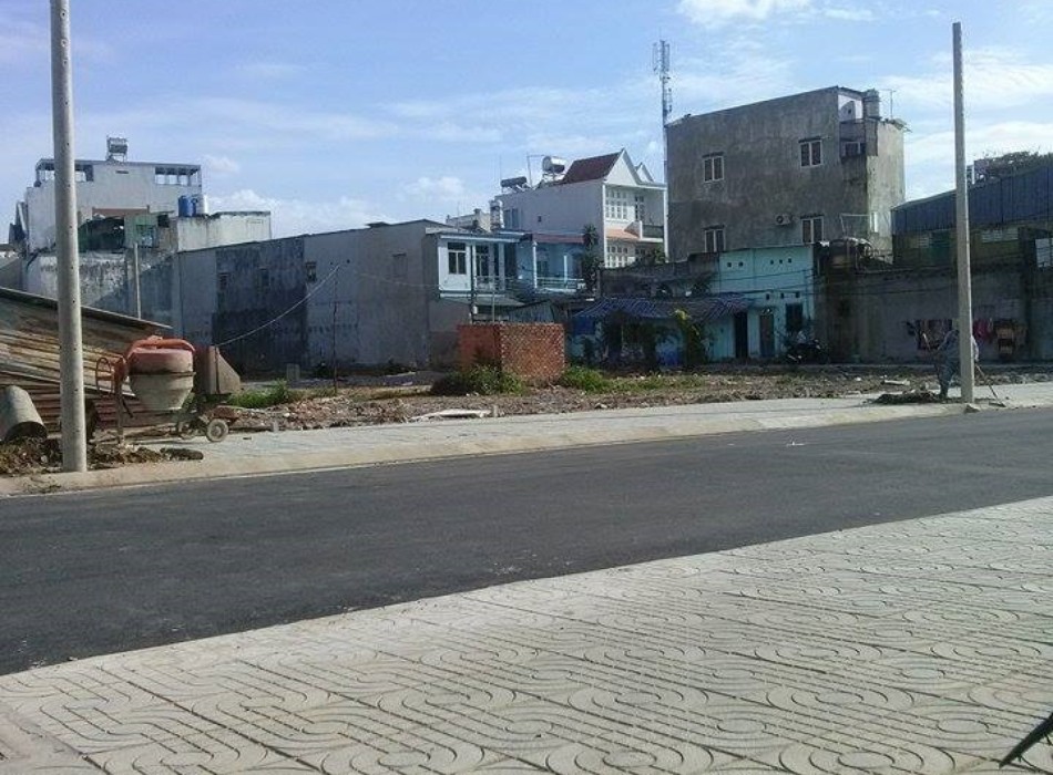 Bán đất đường Nguyễn Văn Tạo, DT: 6m x 20m, giá 2.8 tỷ, đường nhựa 8m, điện âm