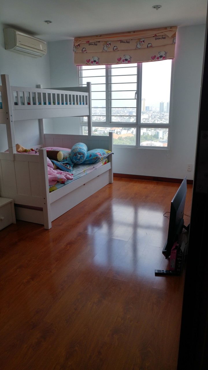 Cho thuê căn hộ Giai Việt 115m2, 2PN, full nội thất, dọn vào ở ngay. Call cho Trạng 0907595239