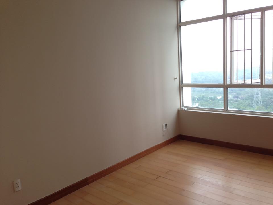 Cho thuê gấp, 3 phòng ngủ, DT 129m2 Phú Hoàng Anh, giá 10 tr/th, view hồ bơi, liên hệ:0948.393.635