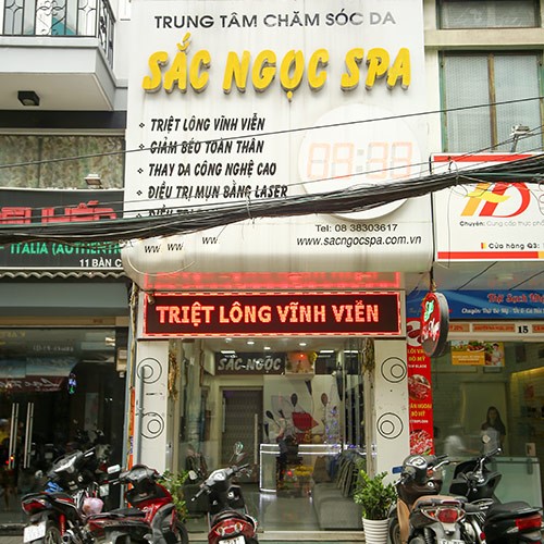 Cho thuê nhà nguyên căn mặt tiền đường Nguyễn Đình Chiểu, Phường 06, Quận 03.