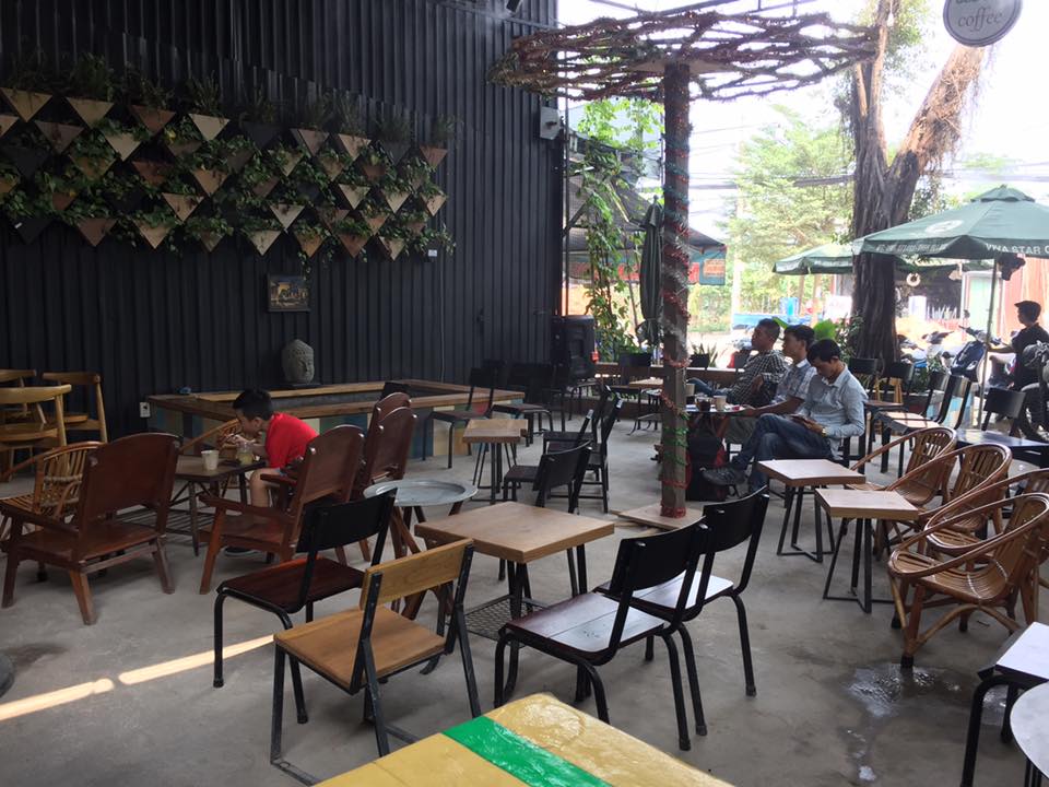 Sang Quán Cafe Sân Vườn Đông Khách An Phú Đông
