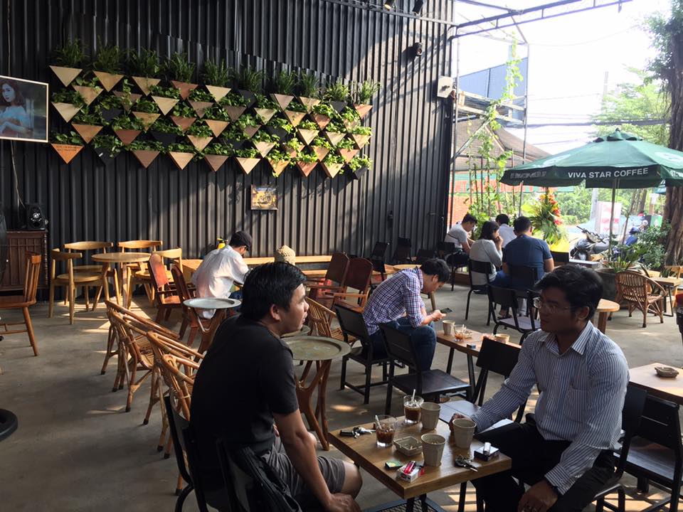 Sang Quán Cafe Sân Vườn Đông Khách An Phú Đông