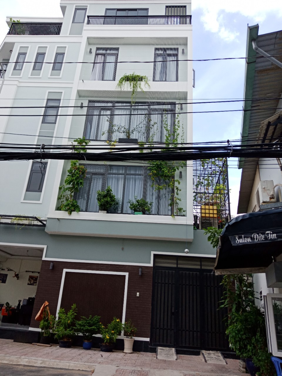 Cho thuê biệt thự mini tại Đỗ Quang, DT 6x20m, nở hậu, 4pn. Giá cho thuê 27 tr/tháng