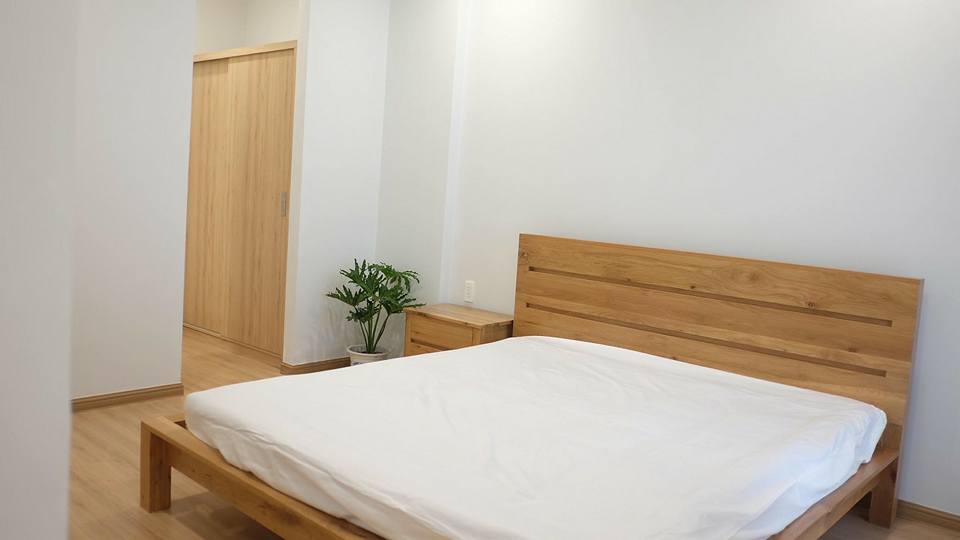 Cho thuê căn hộ Kingston Residence 2 phòng ngủ 75m2 full nội thất đẹp, vào ở ngay Tel 0933417473