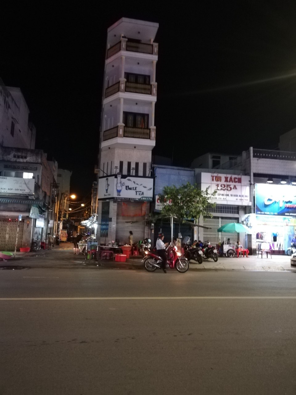 Cho thuê nhà Góc 2MT Hậu Giang, Phường 5, Quận 6, TP.HCM. 