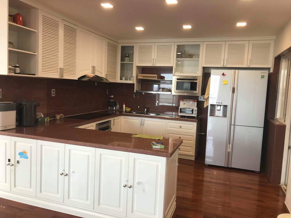 Cần cho thuê gấp căn hộ Grand View C, Phú Mỹ Hưng, giá 37.8 triệu/tháng, LH: 0909052673