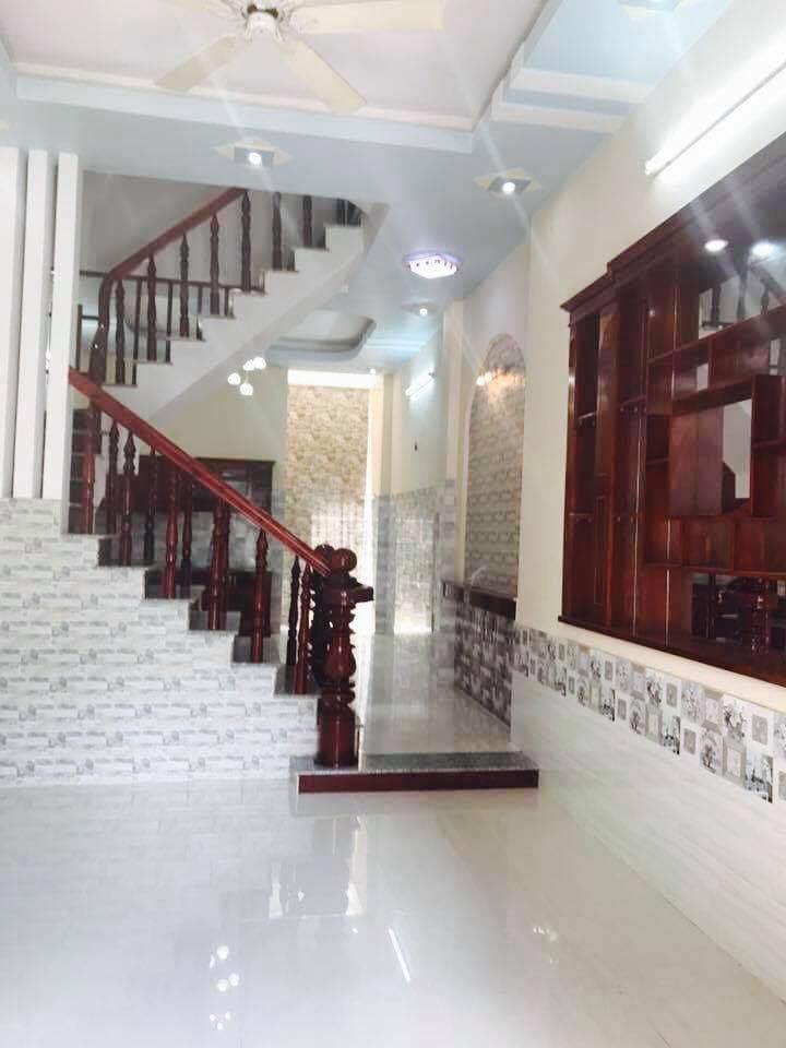 Nhà 2 lầu mới xây cho thuê, full nội thất, KDC La Casa, Hoàng Quốc Việt
