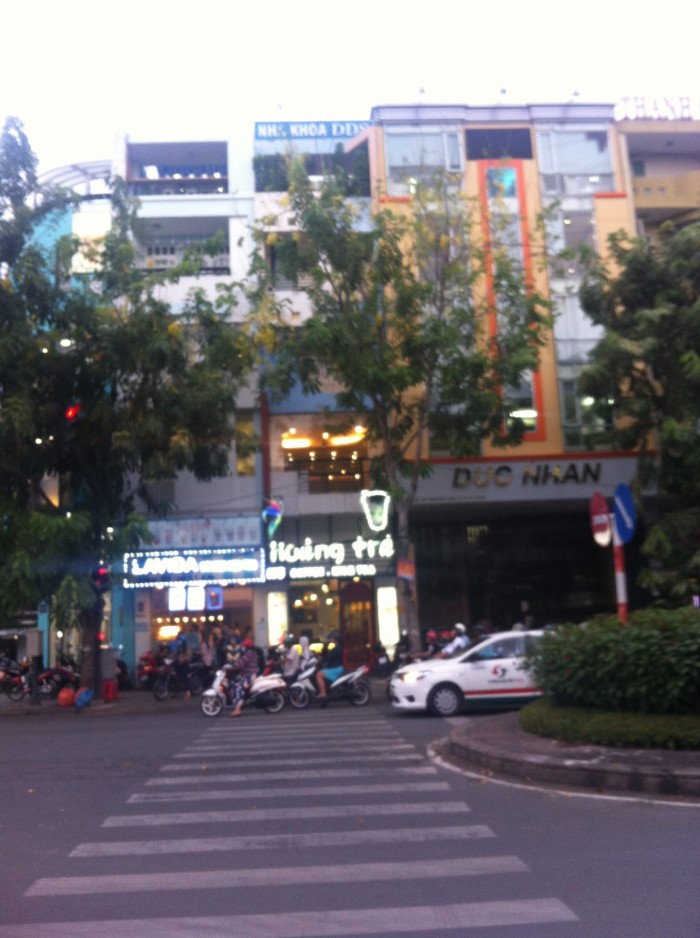 hà nguyên căn góc 2 mặt tiền đường lớn Nguyễn Văn Thủ Quận 1