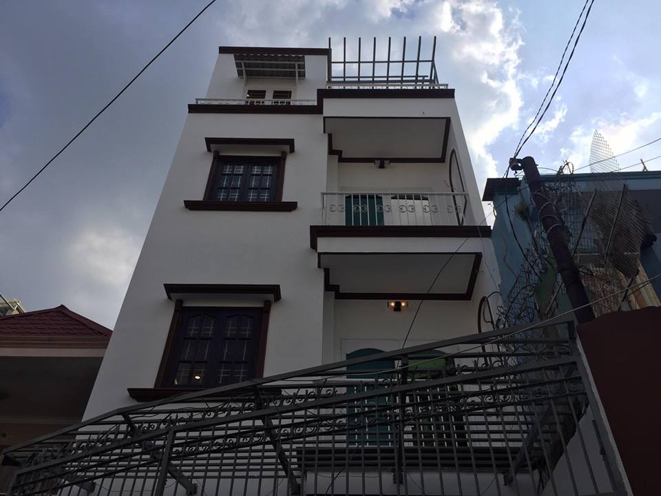 Cho thuê nhà 2 lầu 5 phòng ngủ, 4 toilet, diện tích 6x20m tại Bình Lợi