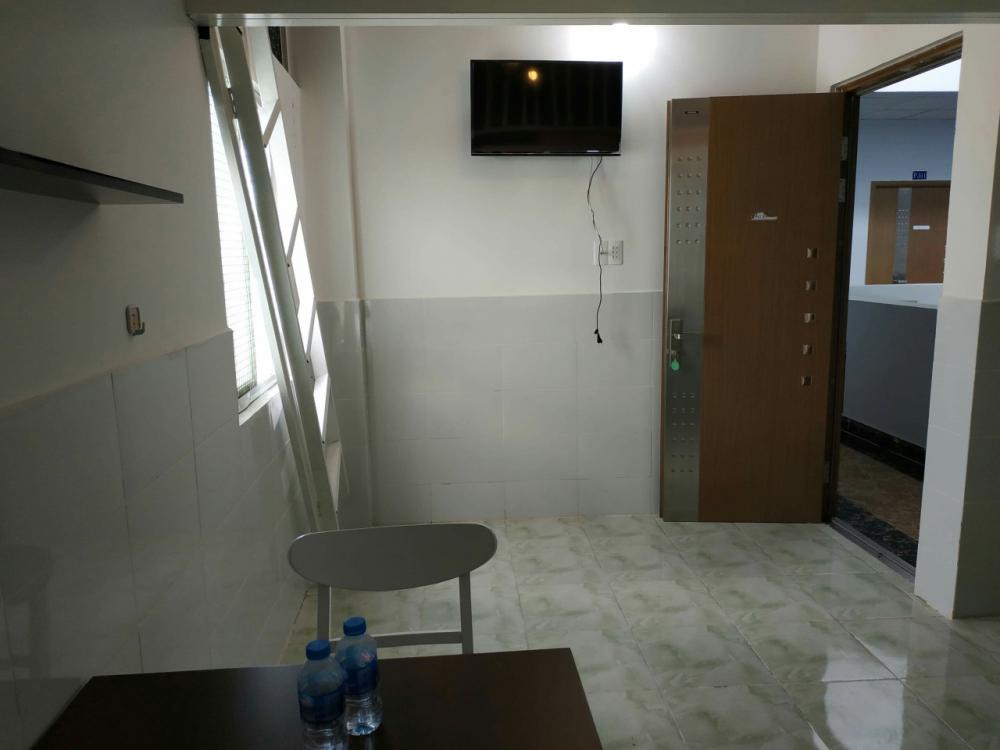 Cho thuê căn hộ có gác tại phường 15, Tân Bình, TP. HCM, diện tích 30m2, giá 5,2 triệu/tháng