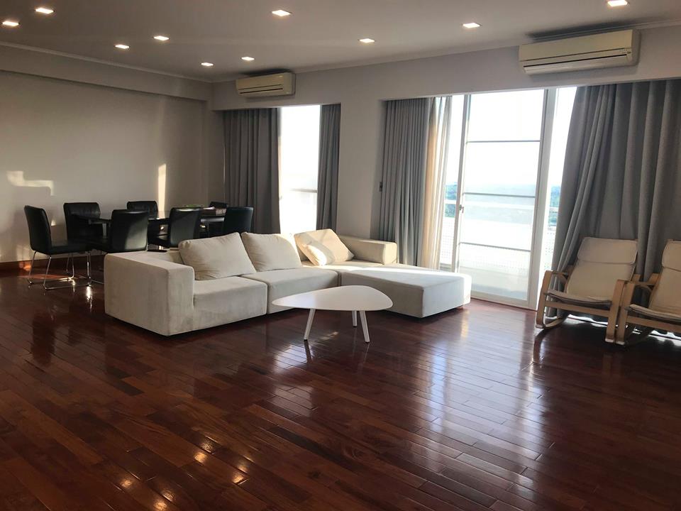 Cho thuê căn hộ diện tích lớn 200m2 ở Grand View C Phú Mỹ Hưng, nhà đẹp nội thất đầy đủ
