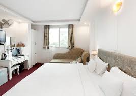 Cho thuê khách sạn 206A đường Mạc Thị Bưởi, P. Bến Thành, Quận 1