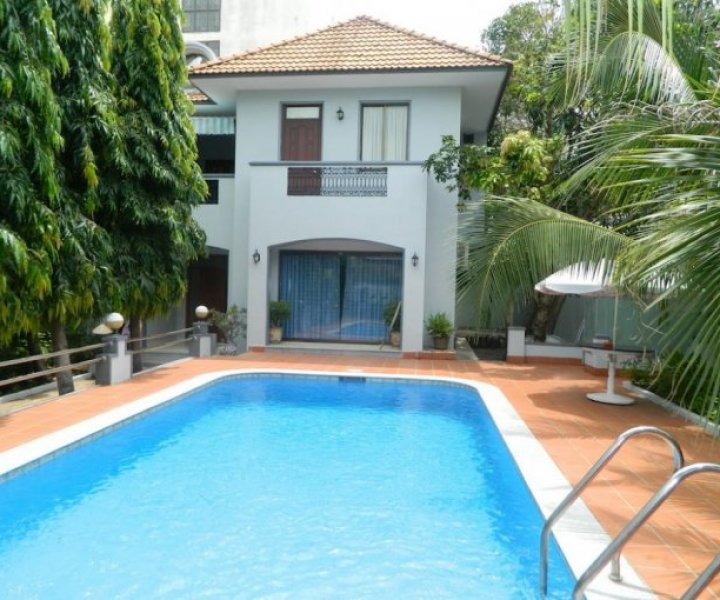 Cho thuê biệt thự đơn lập có hồ bơi trung tâm Phú Mỹ Hưng Quận 7 - nhà rất đẹp giá rất rẻ