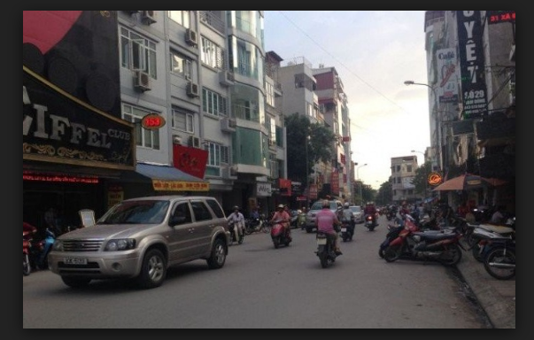 Cho thuê nhà nc mặt tiền - Số 215 Nguyễn Chí Thanh - Phường 3 - Quận 10. Giá 28tr 120m2 1T, 1L