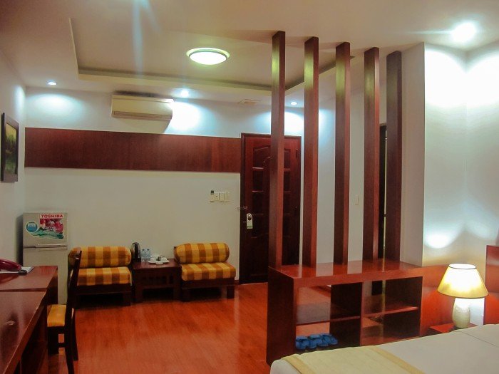 Cho thuê gấp khách sạn Hưng Gia, Hưng Phước khu KD sầm uất nhất Phú Mỹ Hưng có 15 phòng, nội thất đầy đủ