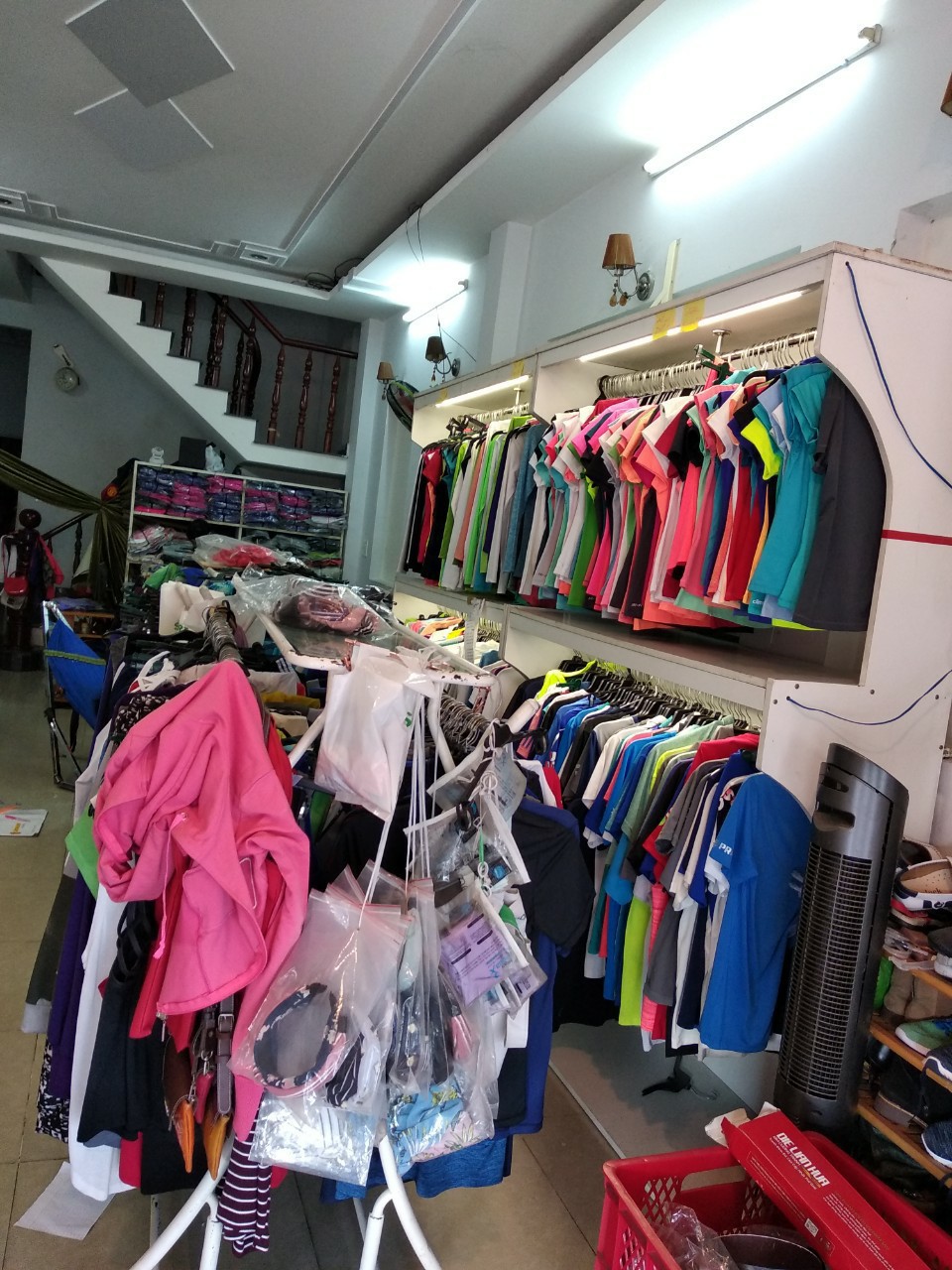 Sang shop thể thao Lê Thúc Hoạch quận Tân Phú