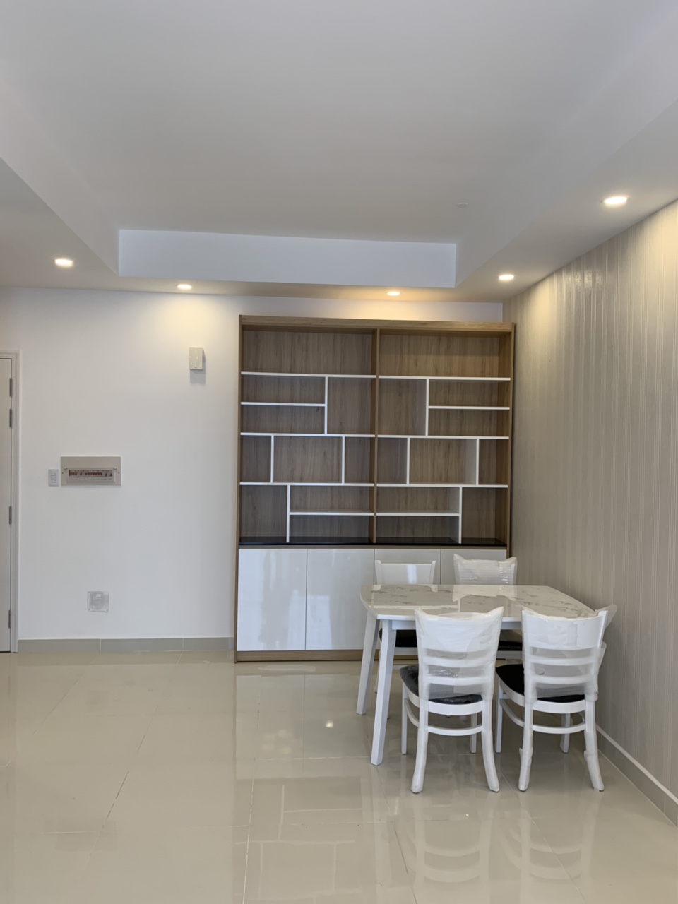 Cho thuê gấp căn hộ chung cư Florita 2 phòng ngủ giá rẻ - Khu Him Lam - Quận 7 