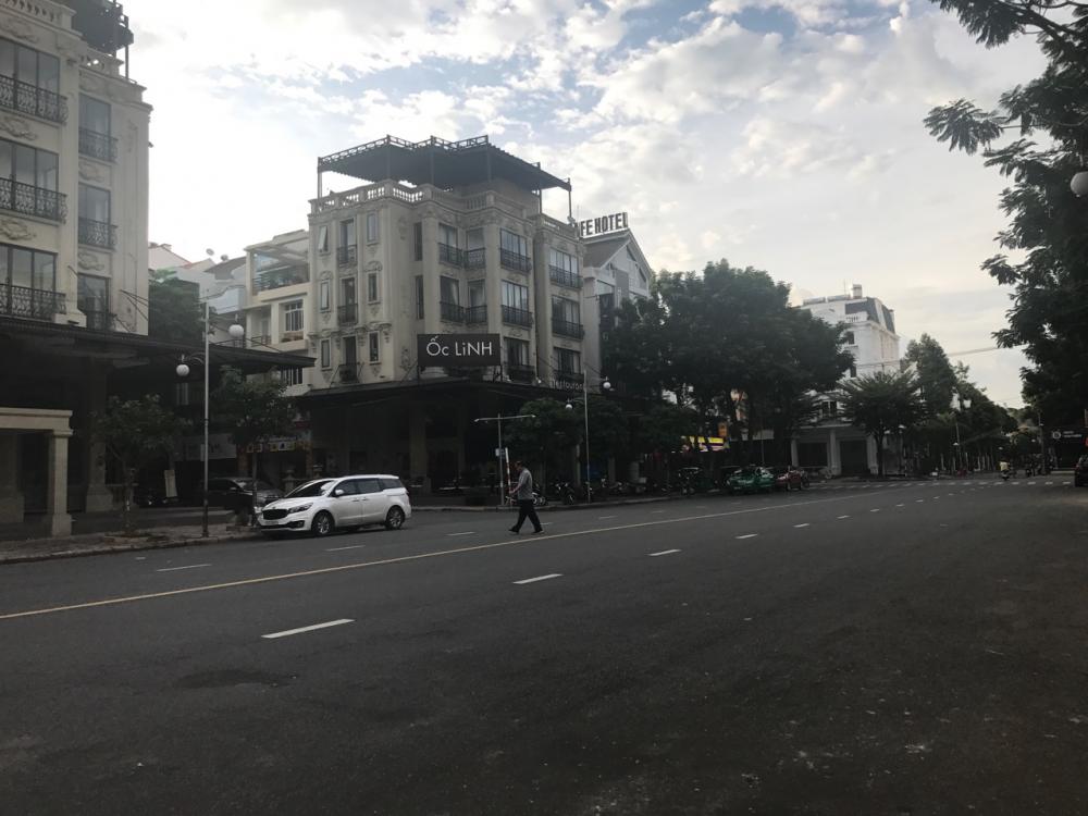 Cho thuê khách sạn ở Phú Mỹ Hưng mặt tiền đường Hà Huy Tập, DT: 252m2 