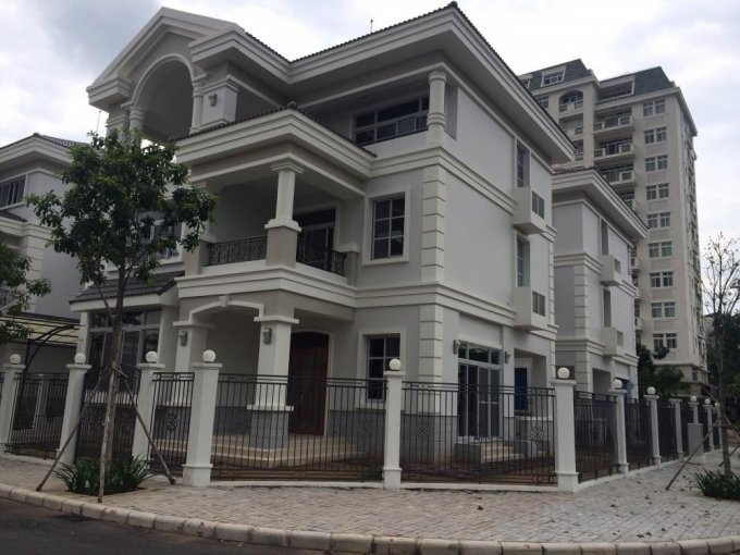 Cần cho thuê nhà biệt thự Ngân Long nằm MT đường Nguyễn Hữu Thọ, DT 10m x 20m, 4 tầng 500m2