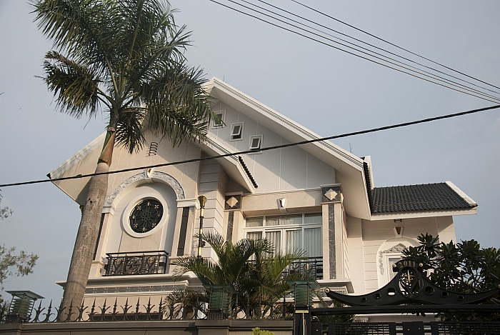 Cho thuê villa 215B Nguyễn Văn Hưởng, Thảo Điền, Q2, 250m2, giá 120 triệu/tháng