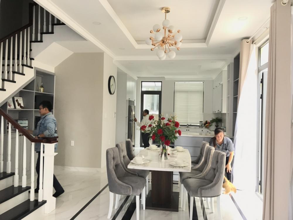 Cho thuê villa 14 Ngô Quang Huy, Thảo Điền, Q2, 500m2, giá 136.5 triệu/tháng