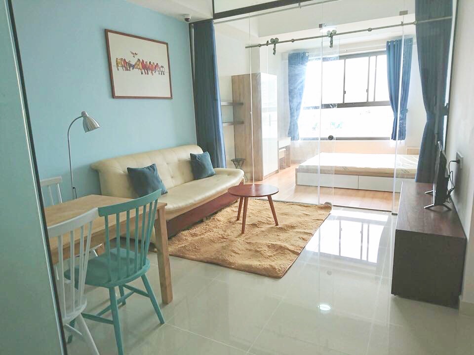 Kẹt tiền! Cần cho thuê gấp căn hộ Phú Nhuận,56m2  view hồ bơi, nội thất cực đẹp, giá 15tr/thang