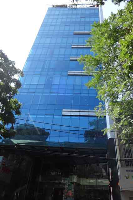 Cho thuê nhà MT Lê Thị Hồng Gấm, Q. 1, DT: 4.5x23.5m, 1 hầm, 9 tầng, thang máy