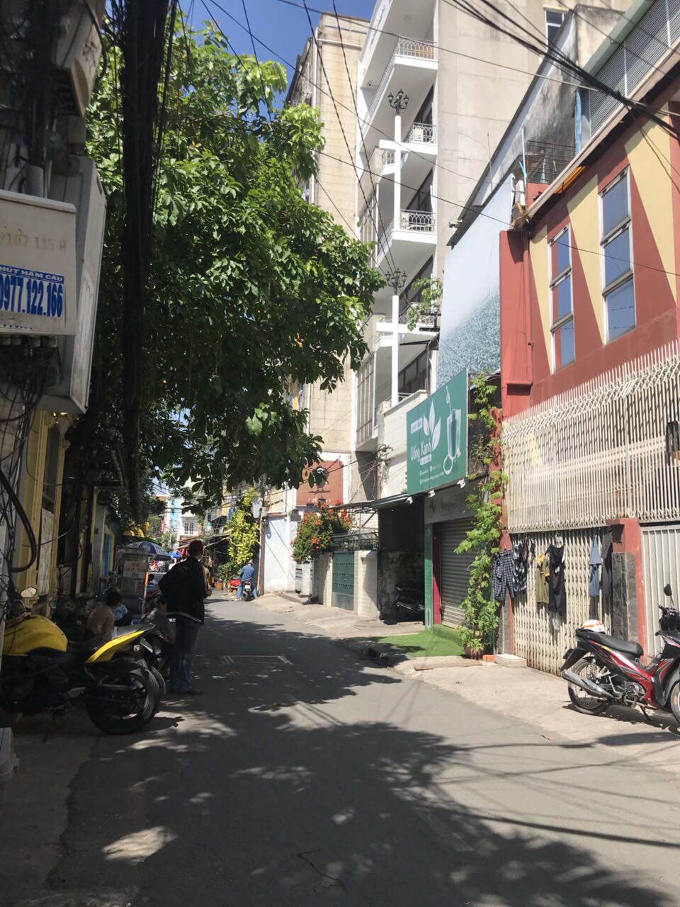 Cho thuê nguyên căn mặt tiền đường Trương Quyền, Quận 3.