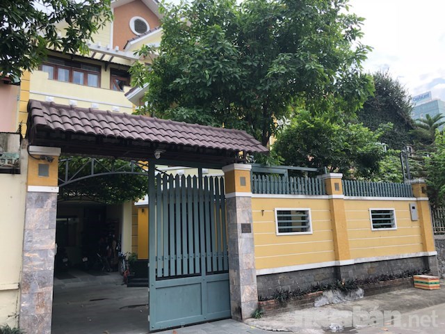 Cho thuê villa tại Đường Lương Định Của, Quận 2, Tp.HCM diện tích 400m2 giá 35 Triệu/tháng