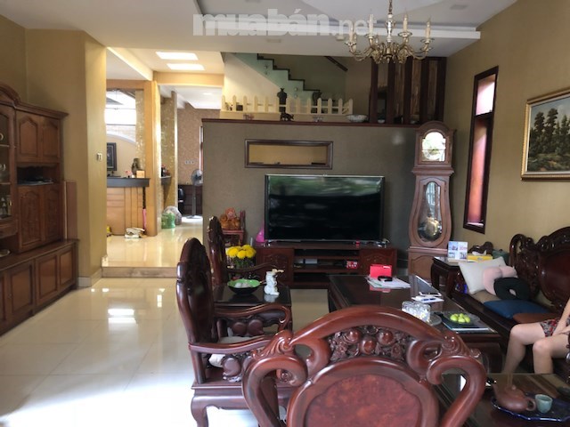 Cho thuê villa tại Đường Lương Định Của, Quận 2, Tp.HCM diện tích 400m2 giá 35 Triệu/tháng