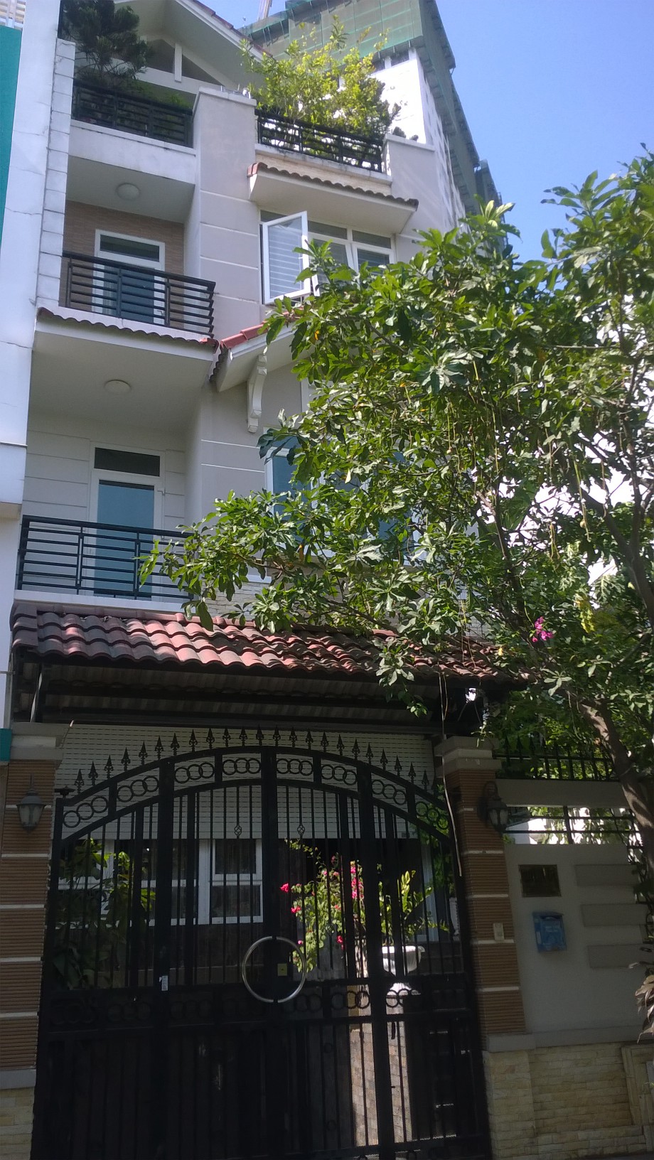 Cho thuê nhà mặt phố tại Đường 4, Phường An Phú, Quận 2, Tp.HCM diện tích 270 m2, giá 20 triệu/ tháng
