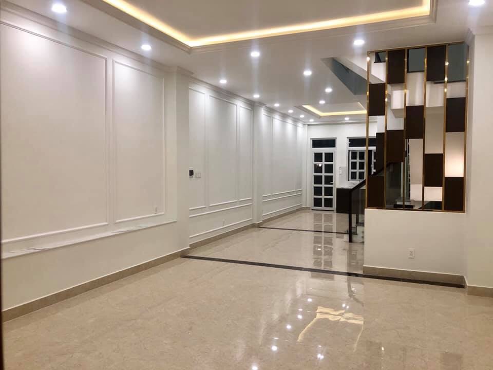 Cho thuê nhà MT Phạm Văn Đồng, Q.TĐ, DT: 5x22m, 1 hầm, 1 trệt, 2 lầu - Ngay Giga Mall