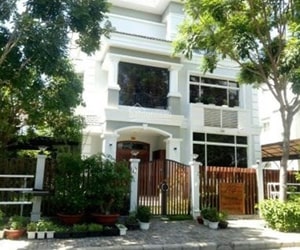 Cho thuê biệt thự Hưng Thái 1 vị trí gần ngay cổng, nhà thiết kế đẹp, giá 1650$