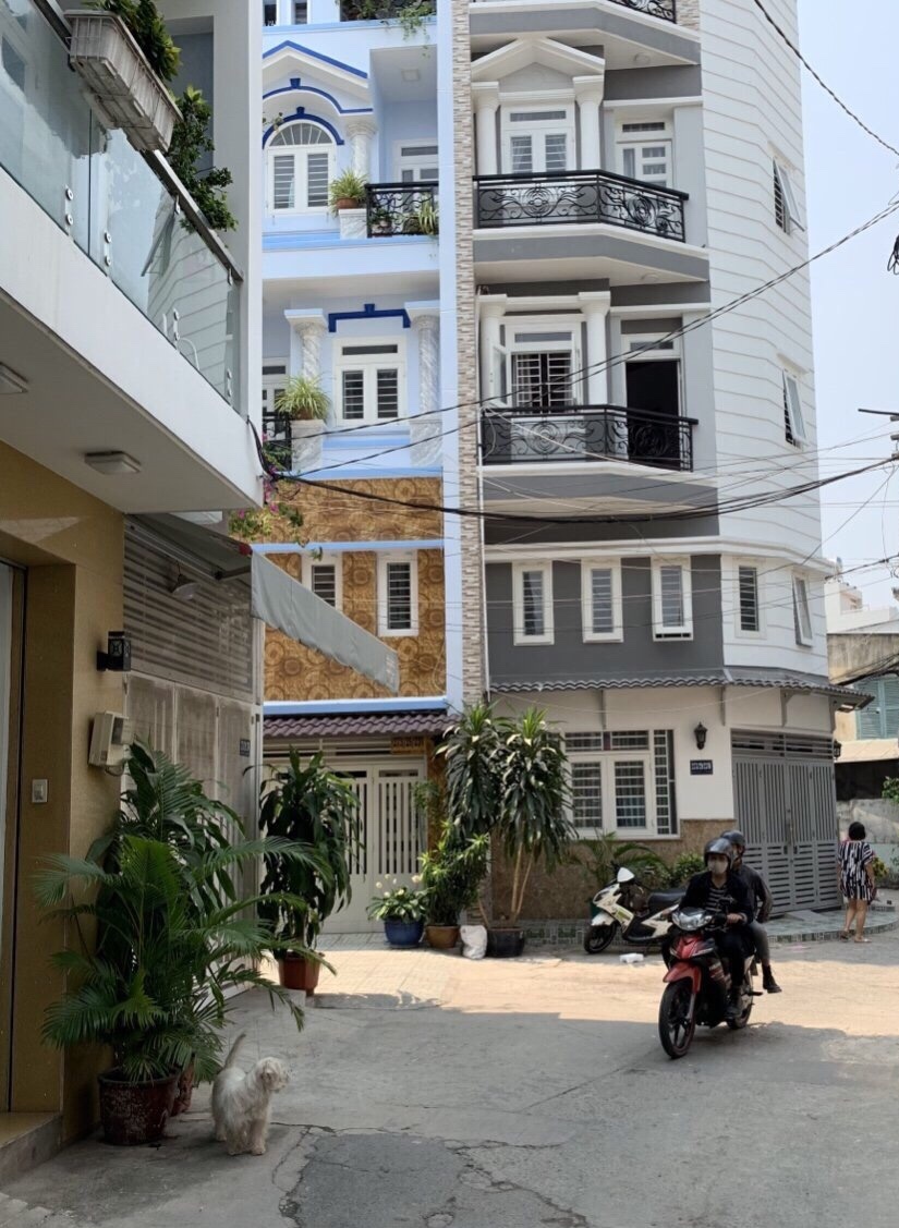Cho thuê nguyên căn góc 2 mặt tiền Hẻm 12m NGUYỄN THỊ MINH KHAI Quận 3